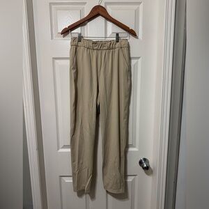 Lululemon keep moving pant size 6 euc 7/8 high rise tight